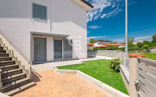 Appartamento indipendente in Vendita a Massa Marina di Massa