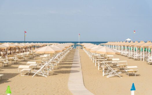 Stabilimento Balneare in Vendita a Camaiore Lido di Camaiore