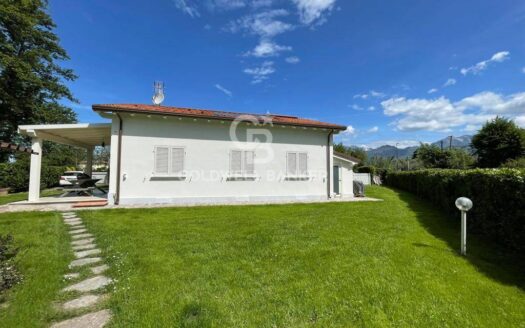 Villa in Vendita a Pietrasanta Marina di Pietrasanta