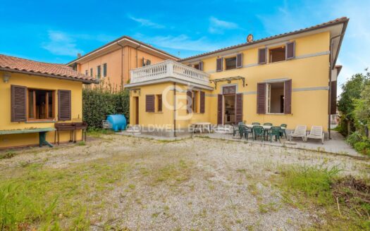 Villa in Vendita a Pietrasanta Marina di Pietrasanta