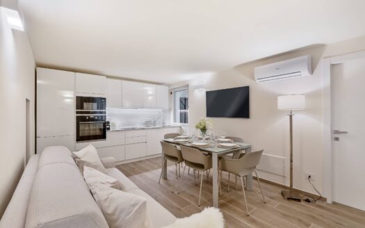 Casa semi indipendente in Affitto a Forte dei Marmi