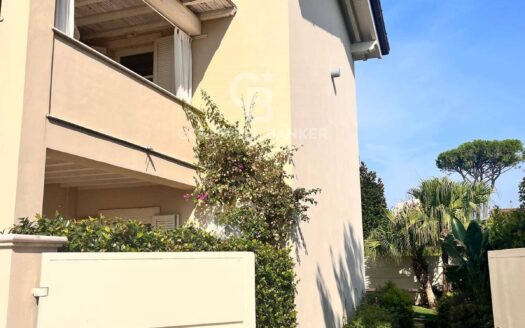 Villa bifamiliare in Affitto a Forte dei Marmi Centro