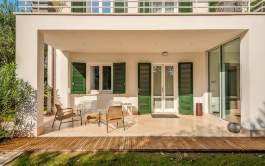 Villa in Vendita a Forte dei Marmi Centro