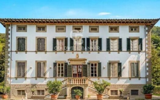 Villa in Vendita a Camaiore Capezzano Pianore