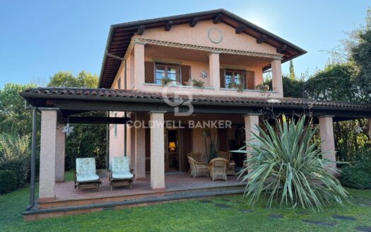 Villa in Affitto a Forte dei Marmi Centro