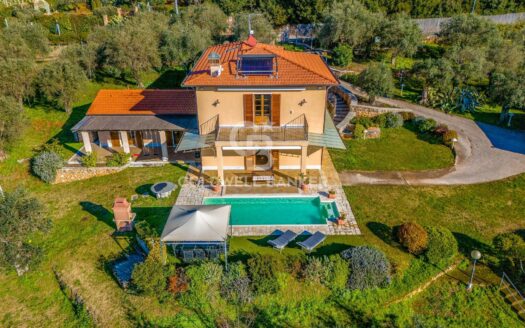 Villa in Affitto a Pietrasanta Strettoia