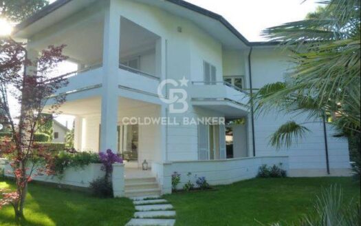 Villa in Affitto a Forte dei Marmi Caranna