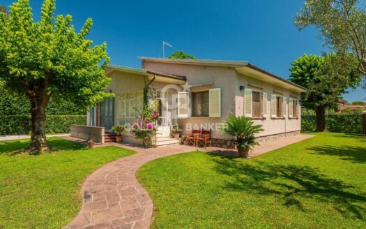 Villa in Affitto a Forte dei Marmi Centro