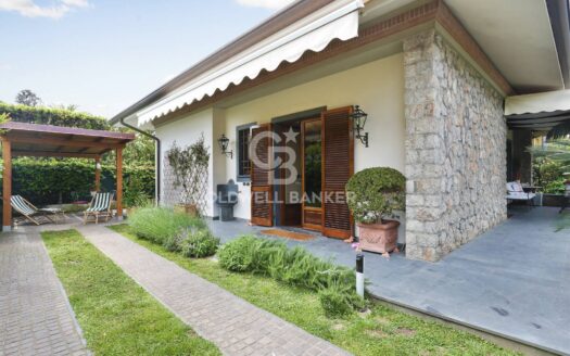 Villa in Affitto a Forte dei Marmi Centro