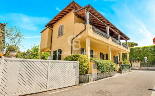 Appartamento in Vendita a Forte dei Marmi Centro
