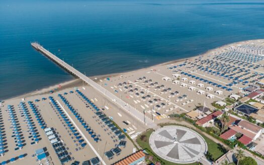 Locale commerciale in Vendita a Forte dei Marmi Centro