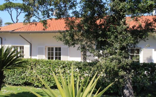 Villa in Affitto a Forte dei Marmi Centro