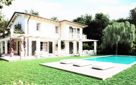 Villa in Vendita a Pietrasanta Crociale