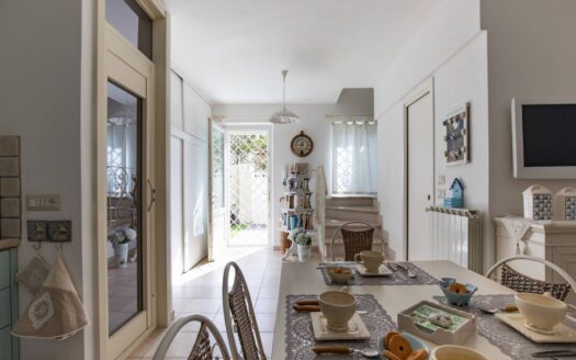 Casa semi indipendente in Affitto a Forte dei Marmi Centro