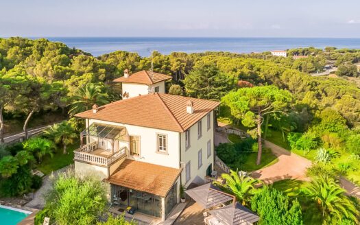 Villa in Vendita a Rosignano Marittimo Castiglioncello