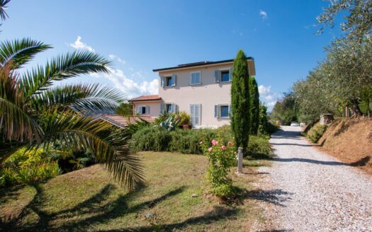 Rustico/Casale/Corte in Affitto a Vezzano Ligure