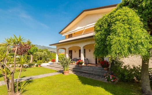 Villa in Vendita a Forte dei Marmi Vaiana