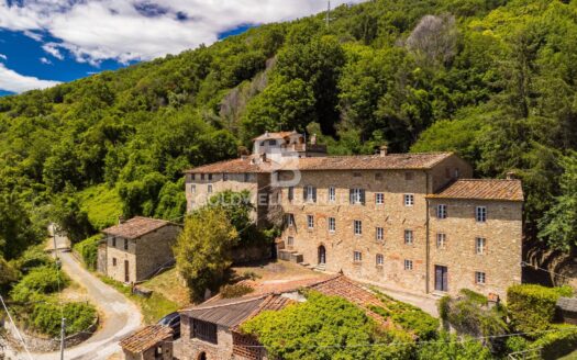 Villa in Vendita a Lucca La Cappella