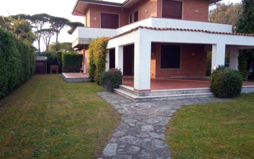 Villa in Affitto a Forte dei Marmi Caranna