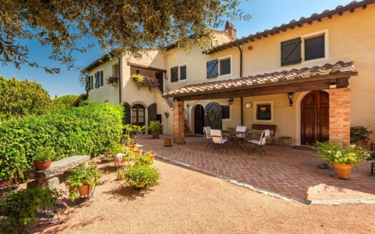 Villa in Vendita a Casciana Terme Lari