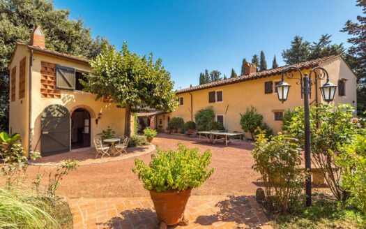 Villa in Vendita a Casciana Terme Lari
