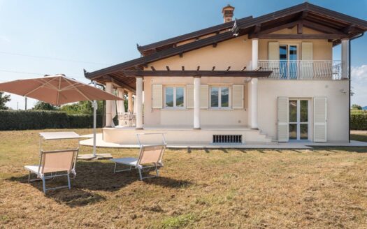 Villa in Affitto a Seravezza Querceta