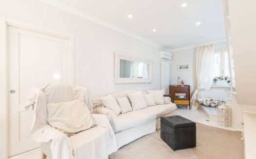 Villa in Vendita a Forte dei Marmi Centro