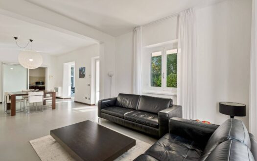 Villa in Vendita a Forte dei Marmi Centro