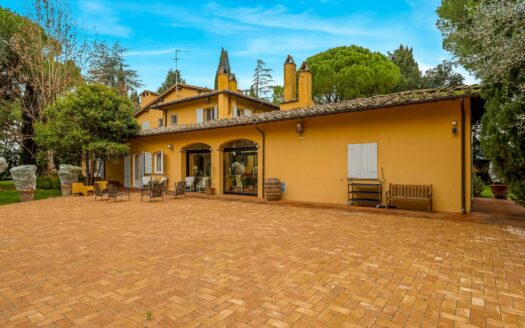 Villa in Vendita a Pisa