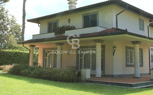Villa in Affitto a Forte dei Marmi Vittoria Apuana