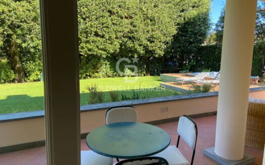 Villa in Affitto a Forte dei Marmi Vittoria Apuana