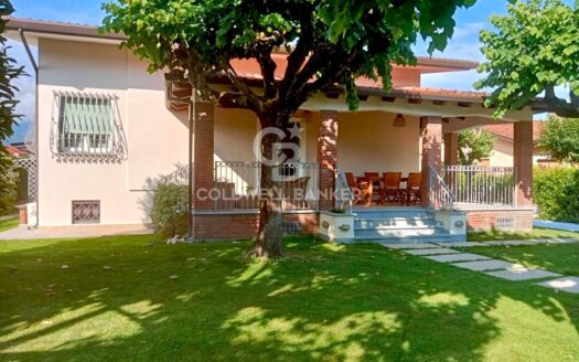 Villa in Affitto a Forte dei Marmi Centro