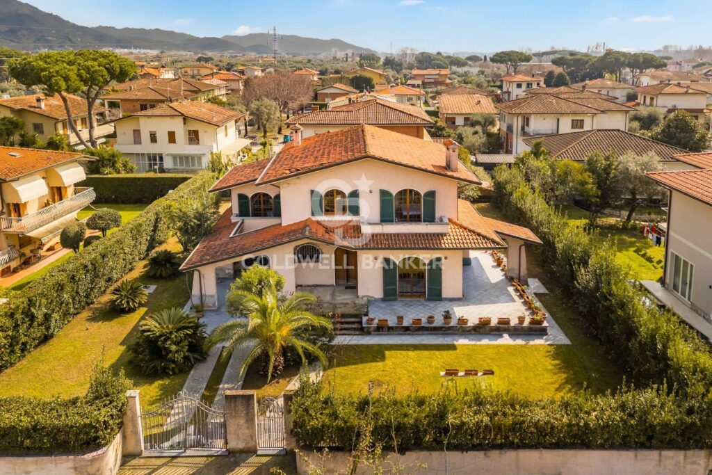 Villa in Vendita a Forte dei Marmi Vaiana