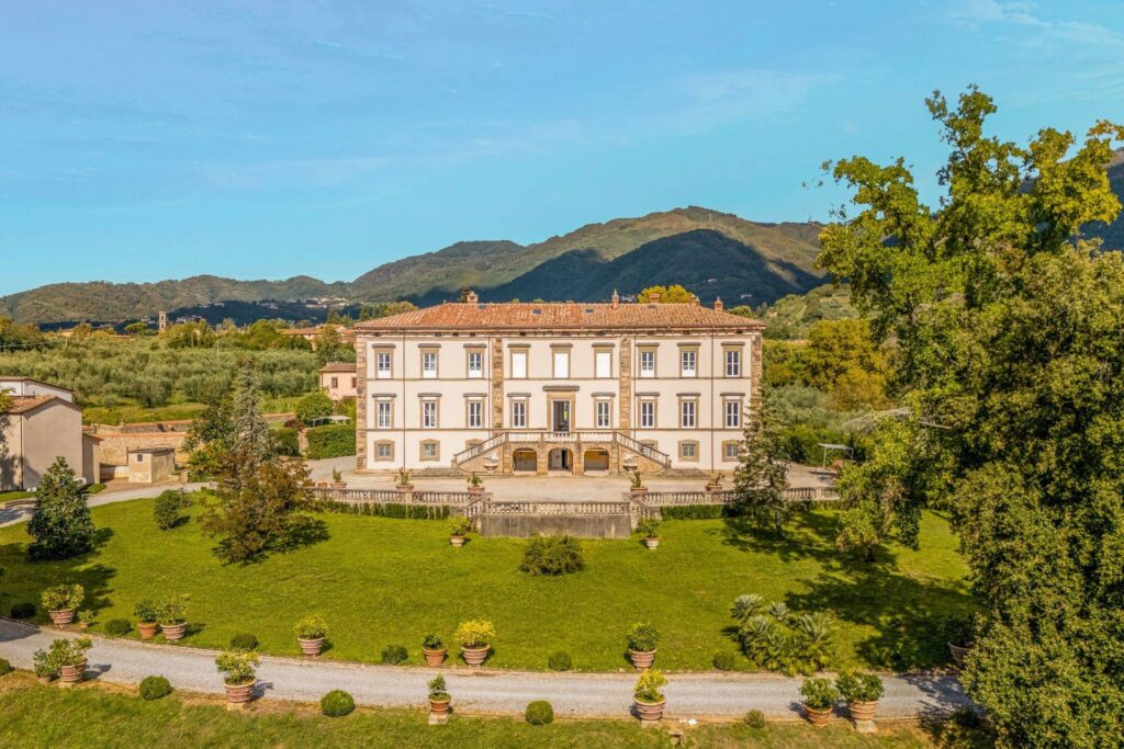 Villa storica in Vendita a Capannori Lammari