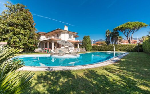 Villa in Affitto a Forte dei Marmi Roma Imperiale