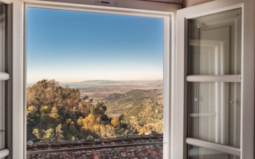 Villa in Vendita a Camaiore