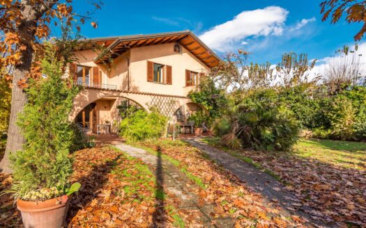 Villa in Vendita a Forte dei Marmi Centro