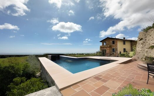 Villa in Vendita a Seravezza Querceta