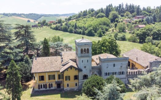 Villa storica in Vendita a Quattro Castella Montecavolo