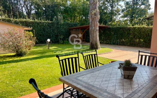 Villa in Affitto a Forte dei Marmi Centro