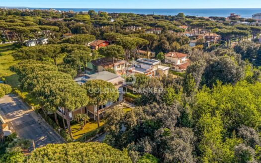 Appartamento in Vendita a Camaiore Lido di Camaiore