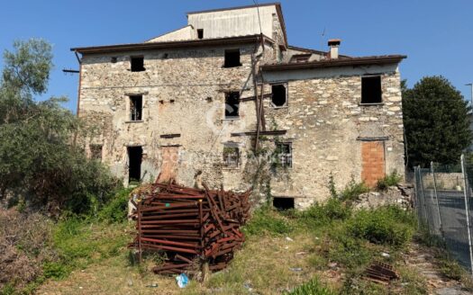 Rustico/Casale/Corte in Vendita a Seravezza Querceta