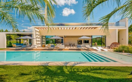 Villa in Vendita a Forte dei Marmi Centro